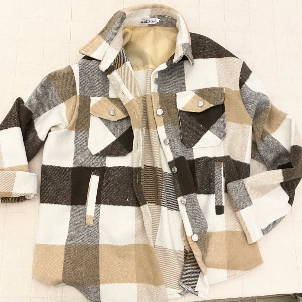 Plaid Button-Up Jacket in Neutral Tones